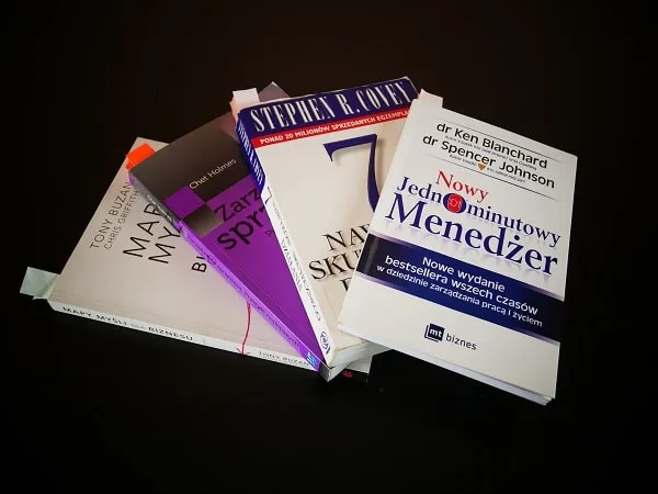 Zdjęcie Jakie książki poleca Mentzen? Odkryj najlepsze tytuły biznesowe