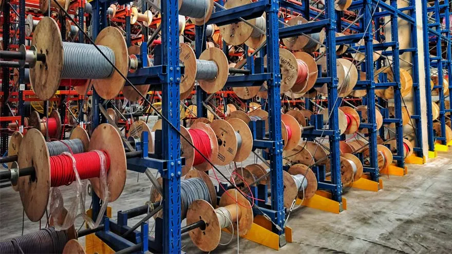 Zdjęcie Jaki kabel na zewnątrz budynku - uniknij kosztownych błędów w instalacji