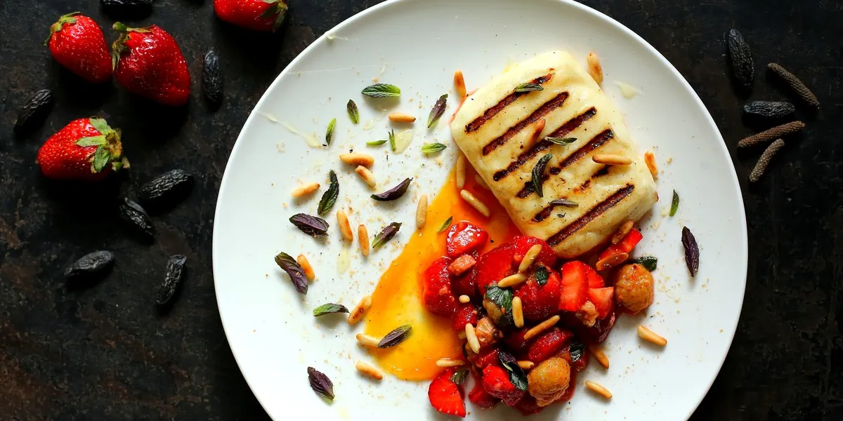 Zdjęcie Jak grillować ser halloumi na patelni, aby uniknąć twardości?