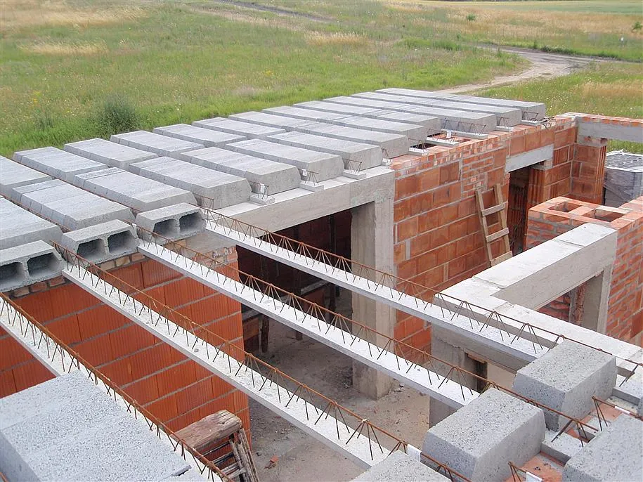 Zdjęcie Jaki strop najtańszy do budowy domu? Porównujemy ceny i parametry