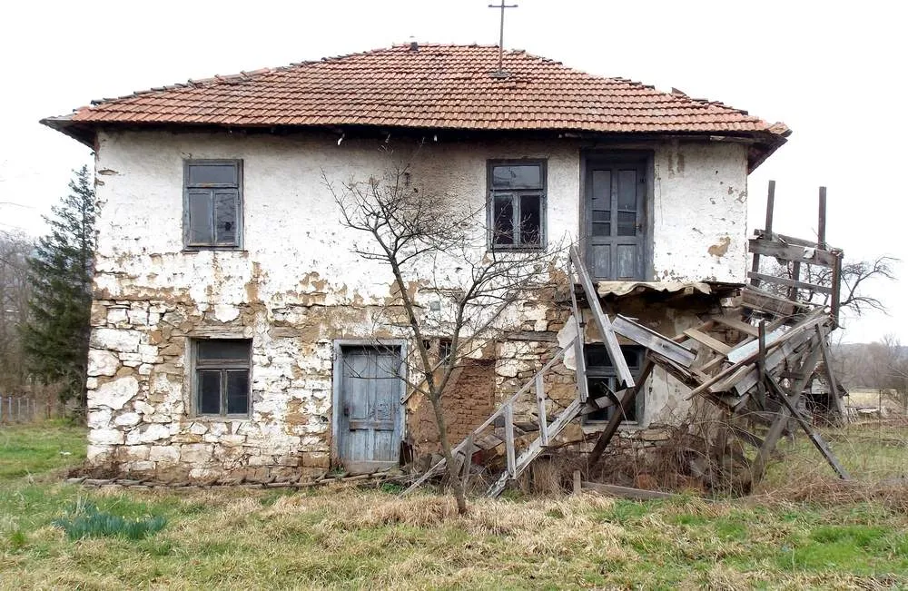 Zdjęcie Od czego zacząć remont starego drewnianego domu, aby uniknąć kosztów?