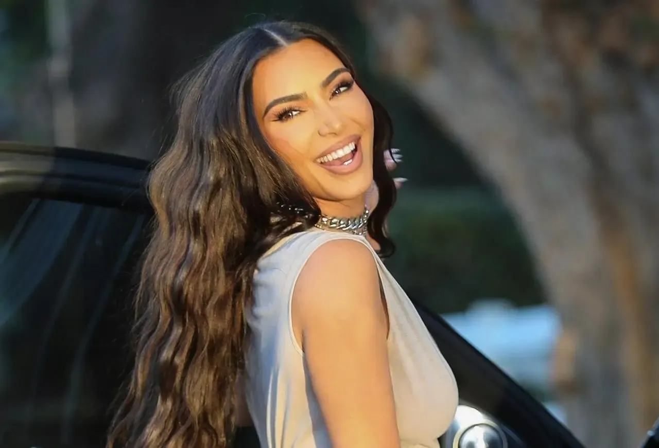 Zdjęcie Najlepsze biznesy w grze Kim K Hollywood: Jak zarabiać i inwestować