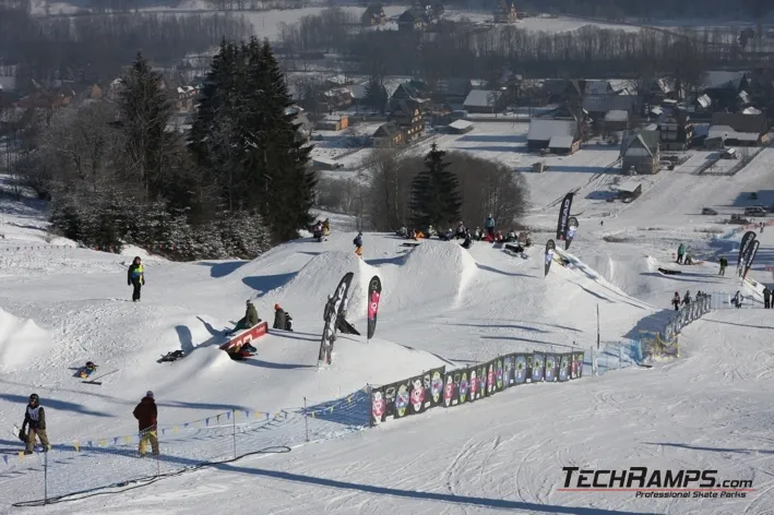 Zdjęcie Przeszkody snowpark: co warto wiedzieć przed pierwszym zjazdem