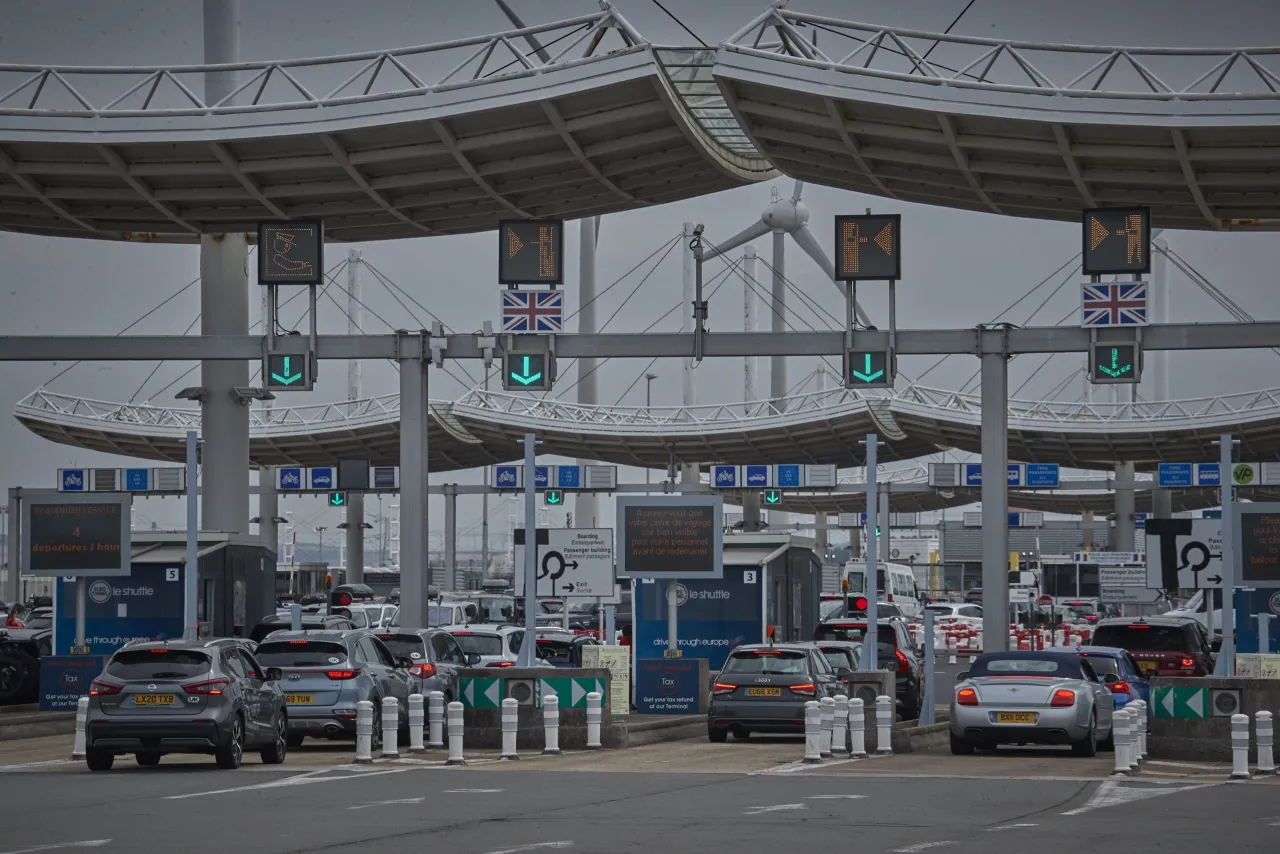 Zdjęcie Najlepsza trasa z UK do Polski: uniknij kosztownych błędów w podróży