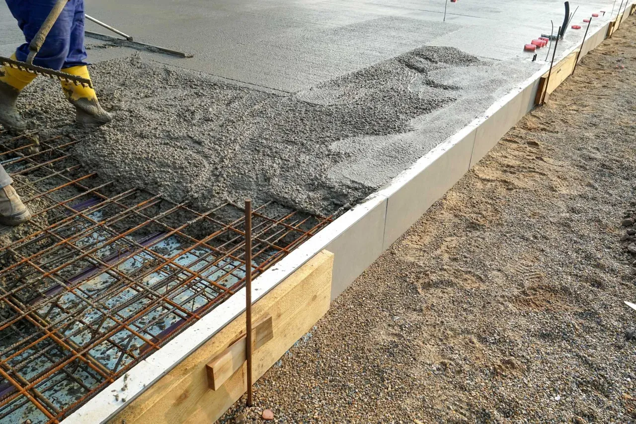 Zdjęcie Ile betonu na fundamenty domu 120m2? Sprawdź, by uniknąć kosztów