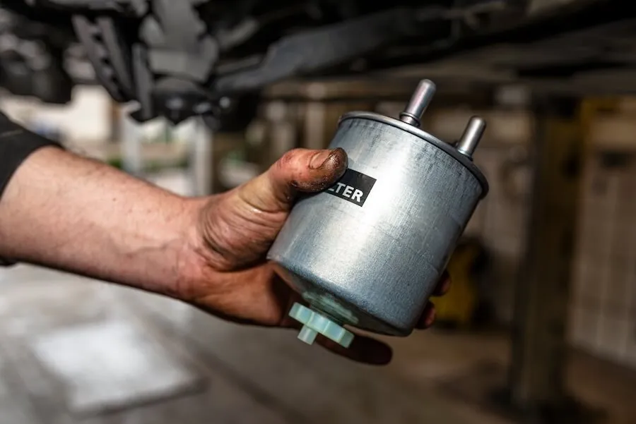 Zdjęcie Zapchany filtr powietrza objawy diesel – jak uniknąć poważnych problemów