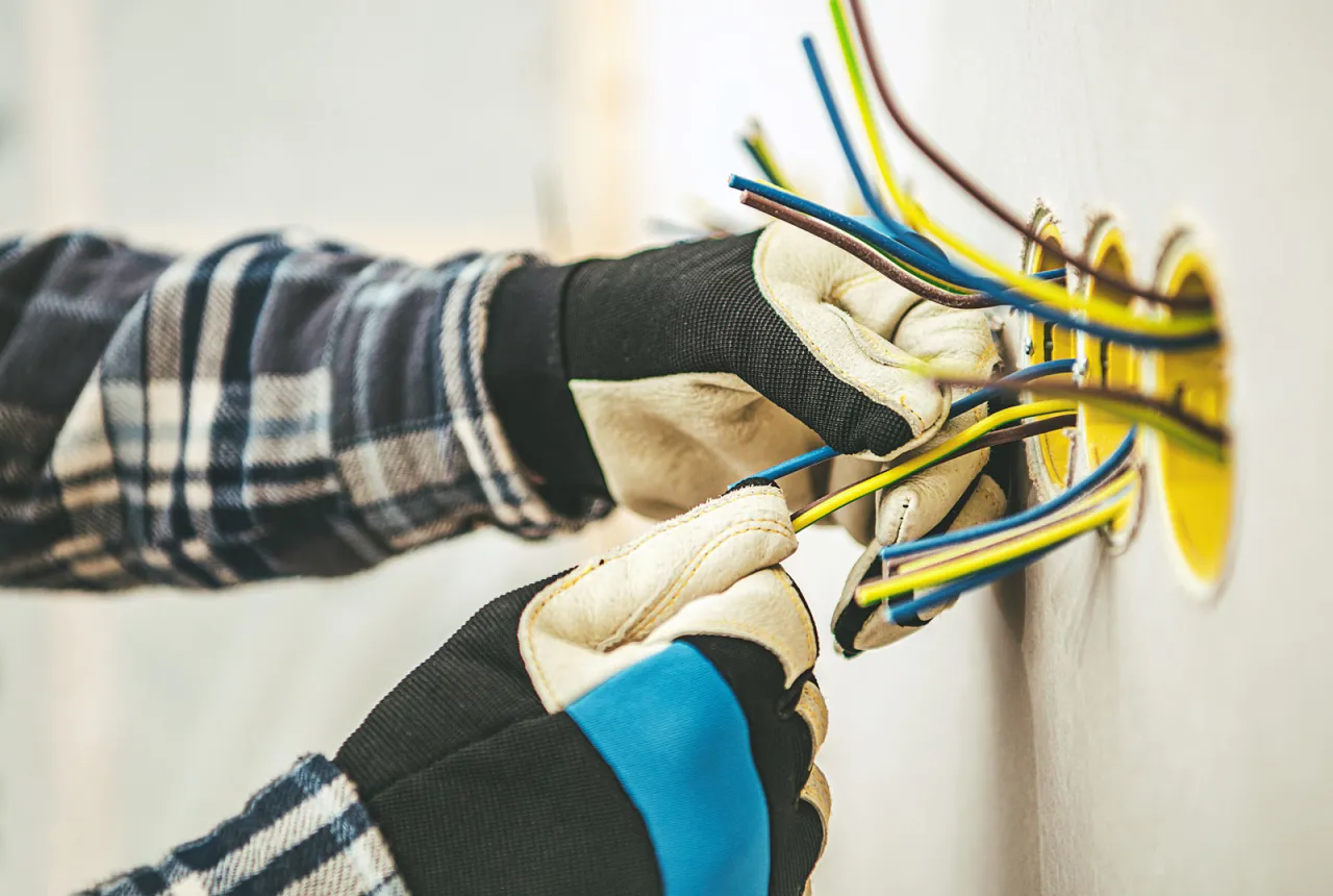 Zdjęcie Podstawy elektryki: 7 najważniejszych zasad bezpiecznego majsterkowania