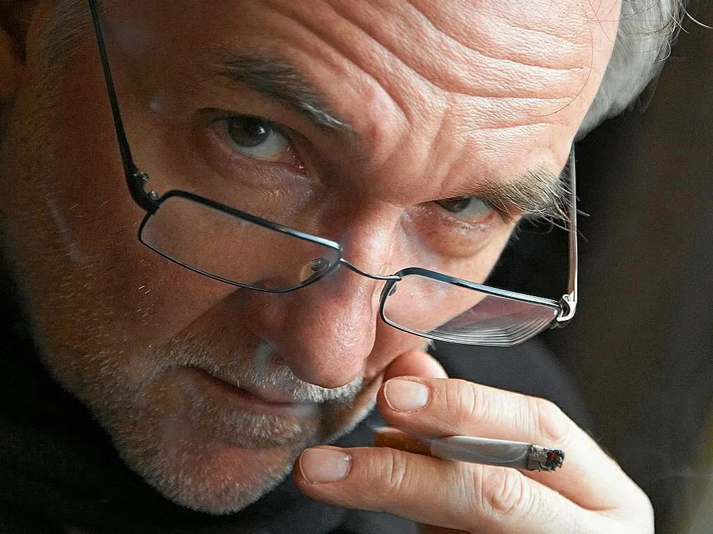 Zdjęcie Autobiografia w sensie ścisłym: jak Jerzy Pilch odkrywa siebie w literaturze