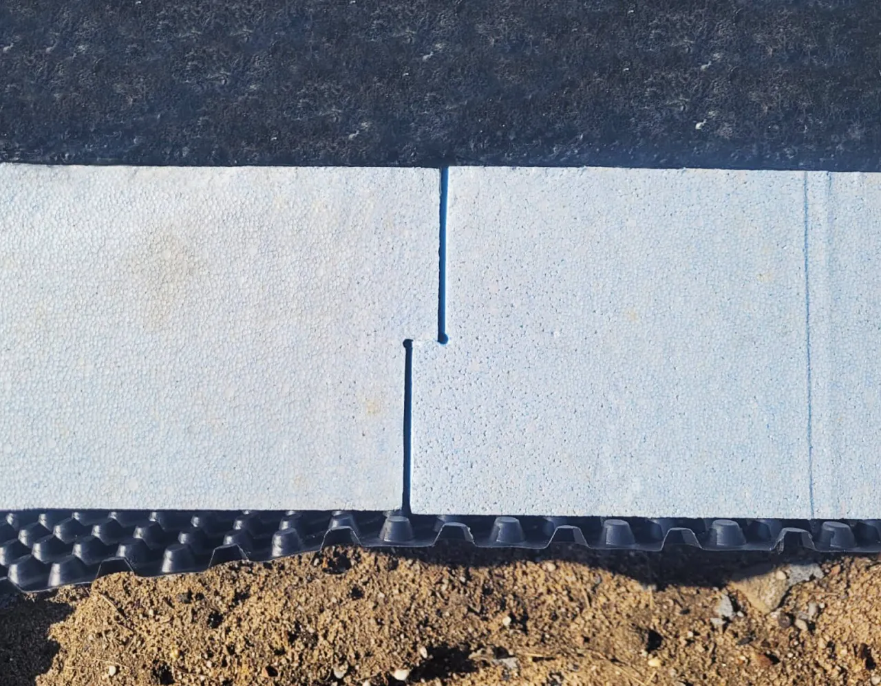 Zdjęcie Jaka grubość styroduru na fundament? Odkryj optymalne wartości dla trwałości