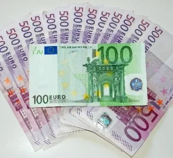 Zdjęcie Jaka waluta obowiązuje w Finlandii? Wszystko o euro i płatnościach