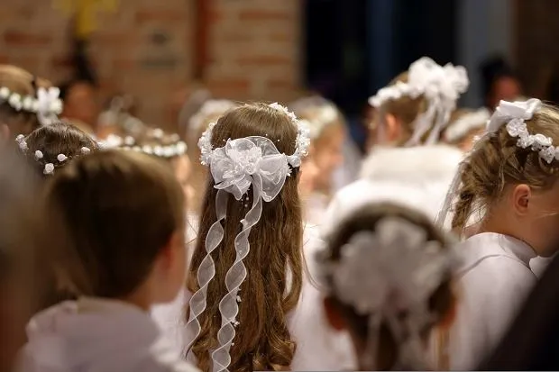 Zdjęcie Ile trwa msza komunijna? Poznaj czas i co warto wiedzieć