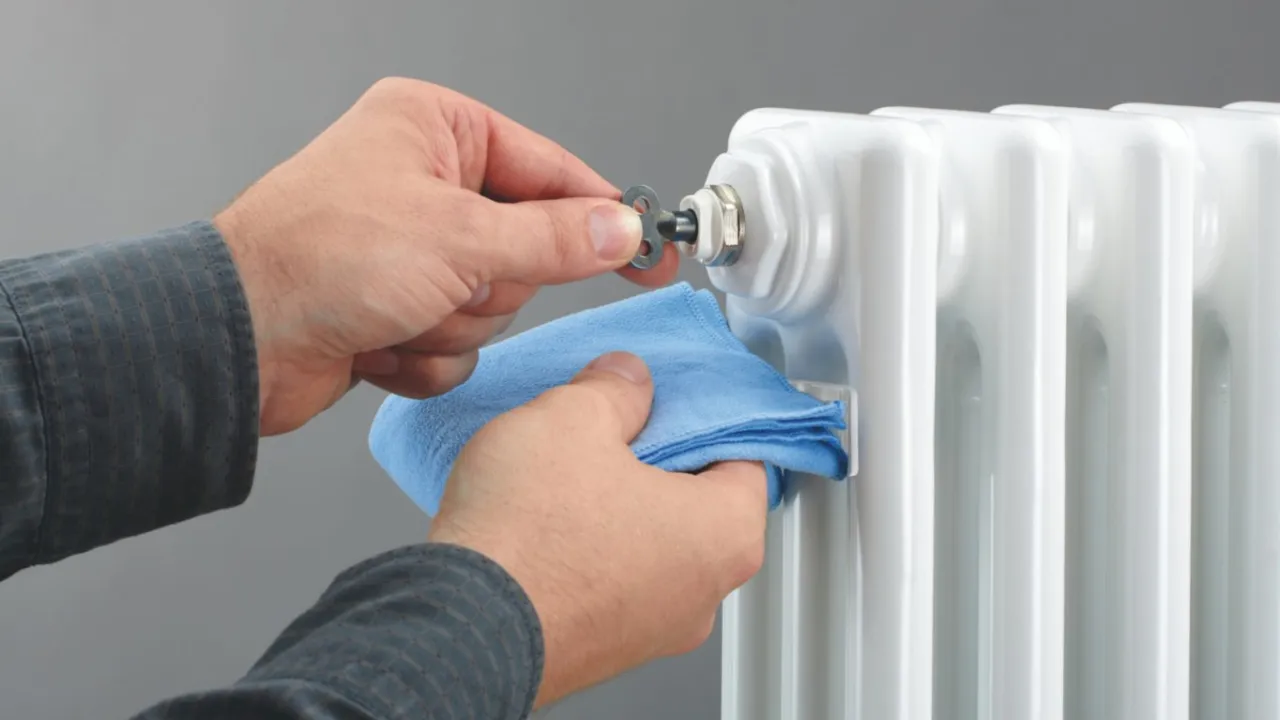 Zdjęcie Jak odpowietrzyć grzejnik żeliwny i uniknąć problemów z ogrzewaniem