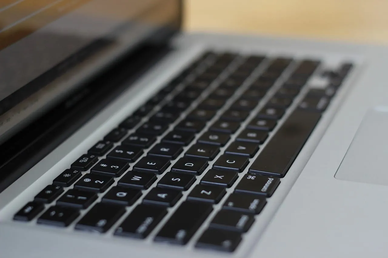 Zdjęcie Jak naprawić klawiaturę jak w laptopie i uniknąć frustracji
