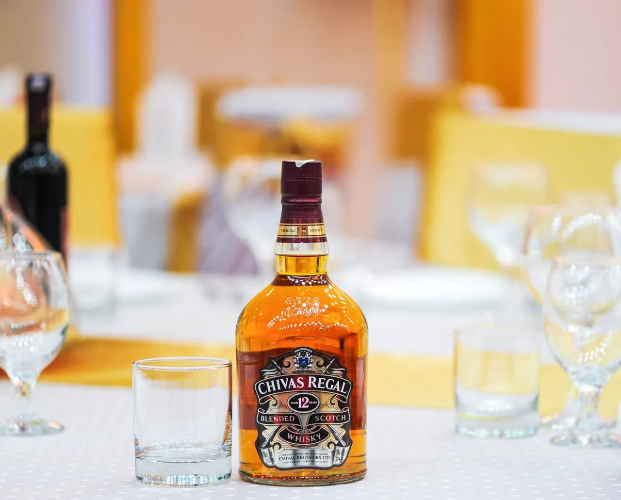 Zdjęcie Ile whisky na wesele? Przeliczniki i budżet bez stresu!