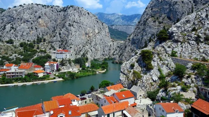 Zdjęcie Omiš Chorwacja atrakcje, które zaskoczą każdego turystę