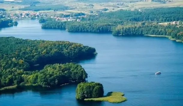 Zdjęcie Jezioro Ciemino: piękne miejsce na wędkowanie i relaks w naturze