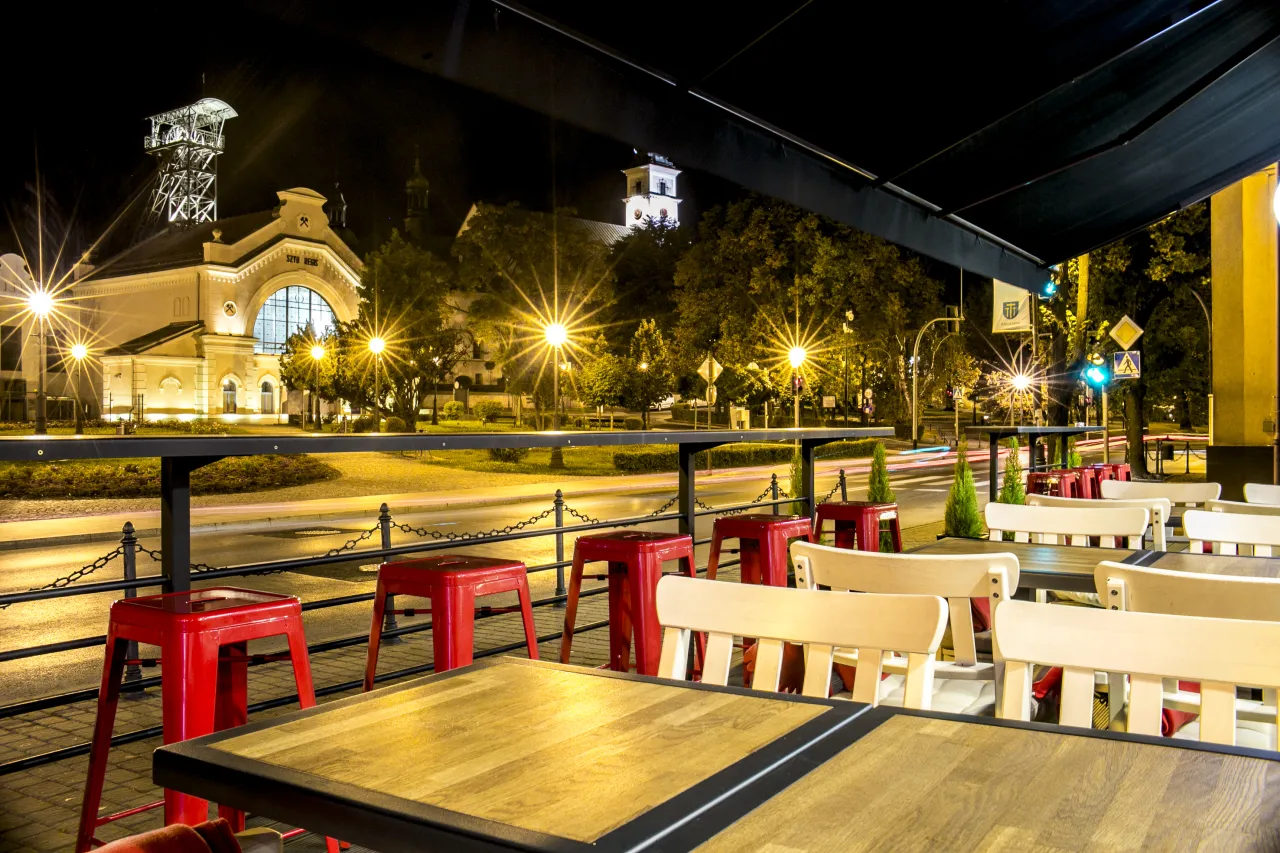 Zdjęcie Gdzie zjeść w Wieliczce? Odkryj najlepsze restauracje i smaki