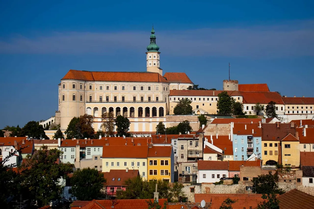 Zdjęcie Mikulov gdzie zjeść - odkryj najlepsze lokale i smaki regionu