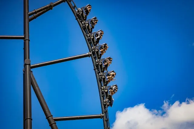 Zdjęcie Zadra czy Hyperion – który rollercoaster dostarczy więcej emocji?