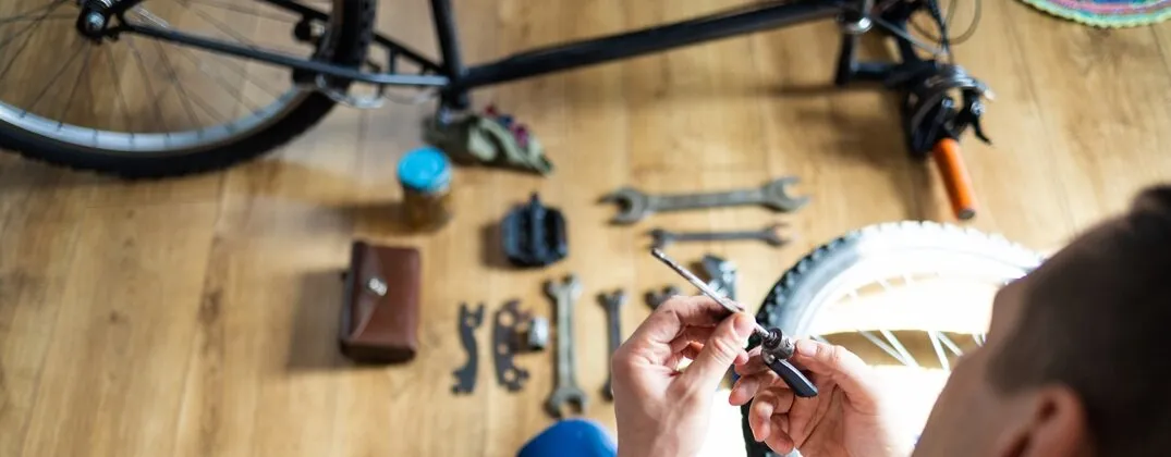 Zdjęcie Jak złożyć rower stacjonarny bez problemów - krok po kroku do sukcesu