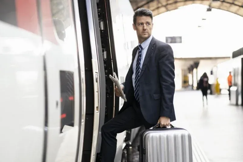 Zdjęcie Ile zarabia kierownik pociągu Intercity? Fakty, które zaskakują