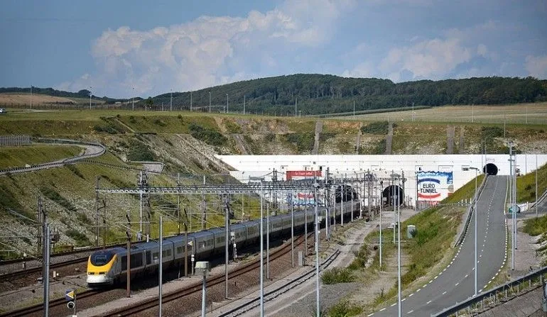 Zdjęcie Czy w Calais jest bezpiecznie? Odkryj ukryte zagrożenia i porady