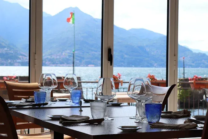 Zdjęcie Varenna gdzie zjeść – odkryj najlepsze restauracje nad jeziorem