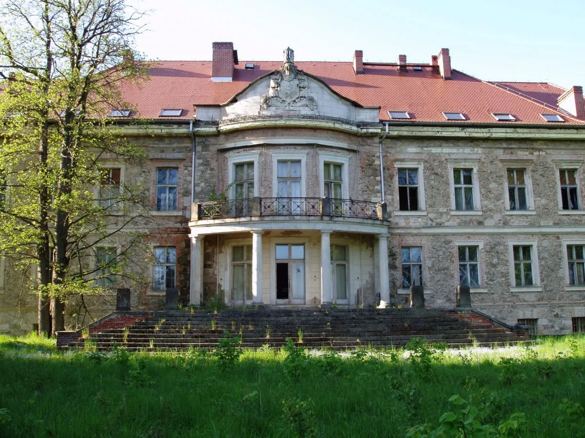 Zdjęcie Pałac w Maciejowcu: historia, zwiedzanie i praktyczne informacje dla turystów
