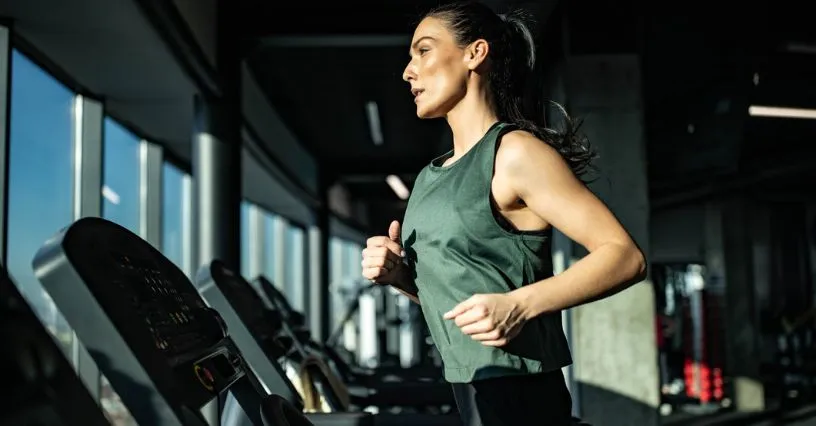 Zdjęcie Bieganie na bieżni: Poradnik jak zacząć i schudnąć