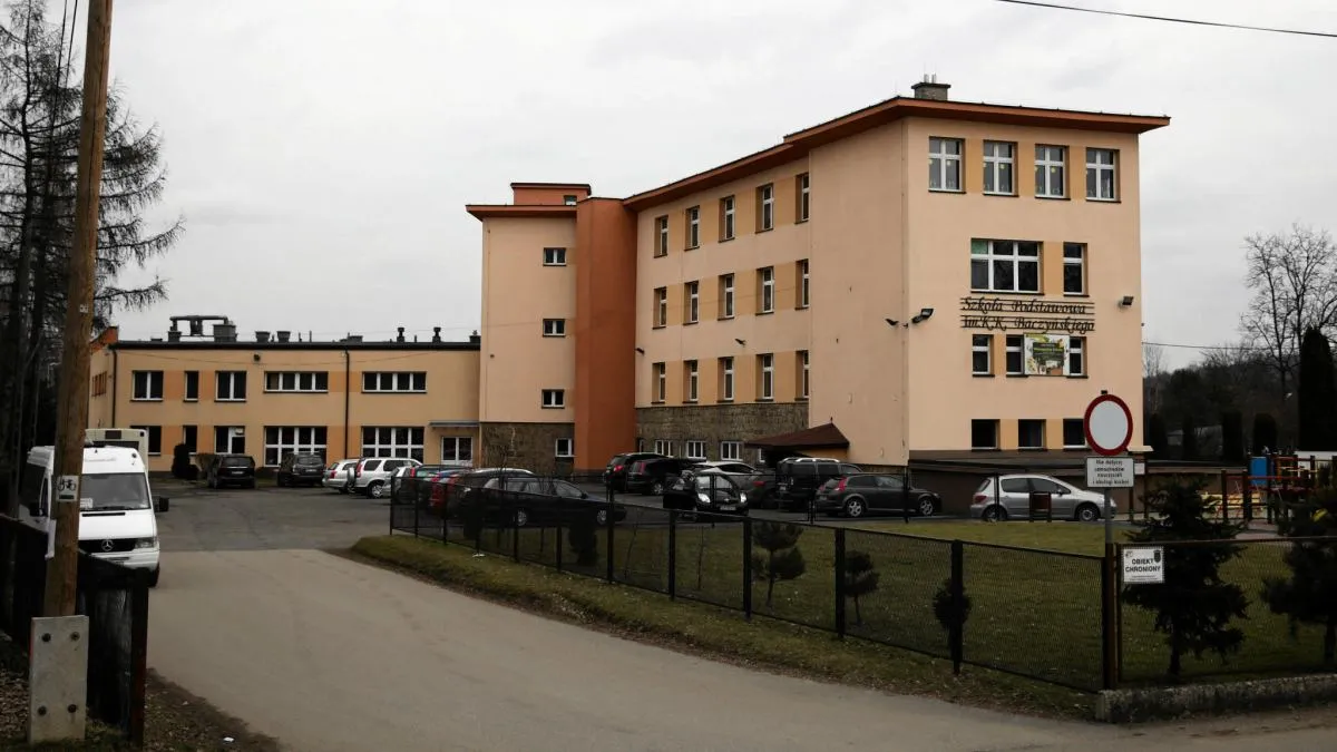 Zdjęcie Dobczyce vs Dobrzejewice: Gdzie Twoje dziecko lepiej się rozwinie?