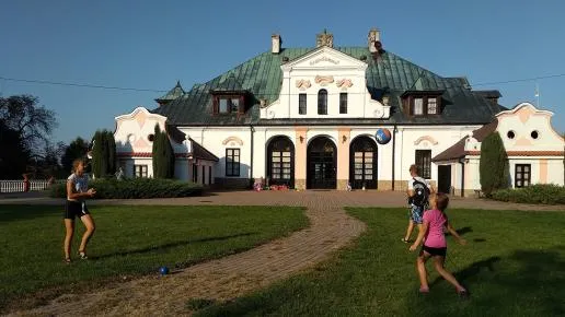 Zdjęcie Pałac w Czyżowie Szlacheckim: Historia, architektura i wyjątkowe wydarzenia