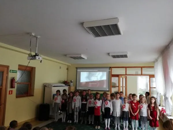 Zdjęcie Jak napisać raport z projektu edukacyjnego, aby uniknąć błędów?