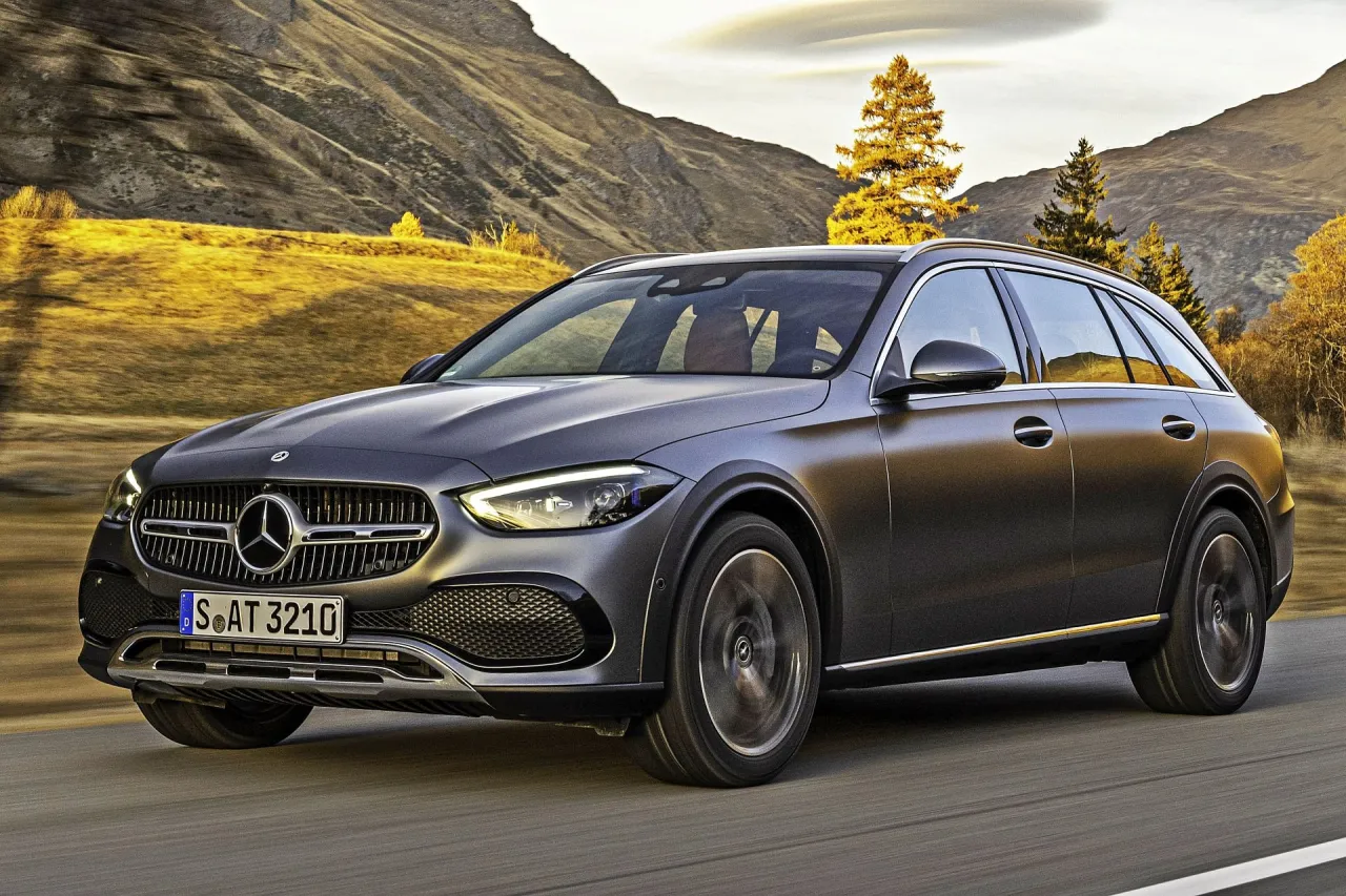 Zdjęcie Najnowszy Mercedes C Klasa: Ceny, specyfikacje i porównania modeli