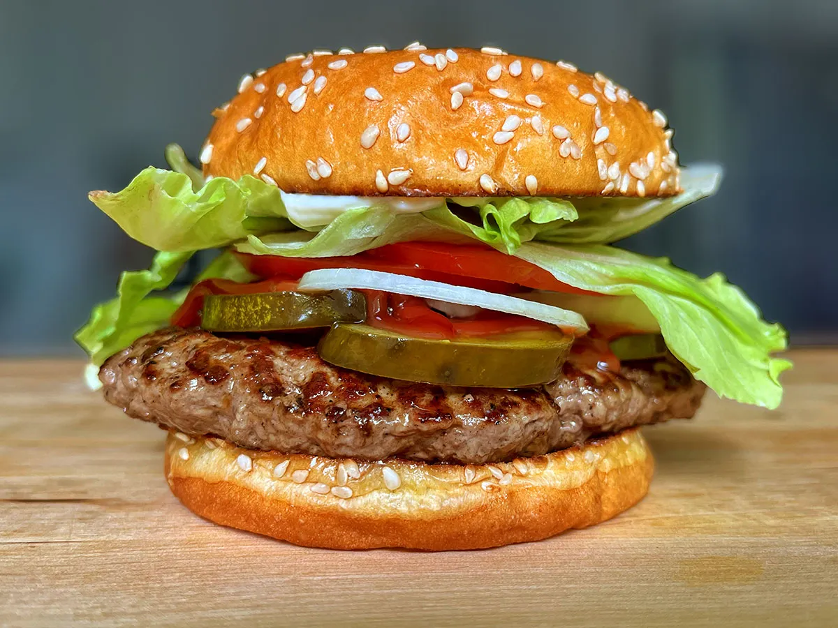 Zdjęcie Recette Burger King maison : Le secret du Whopper d&eacute;voil&eacute; !