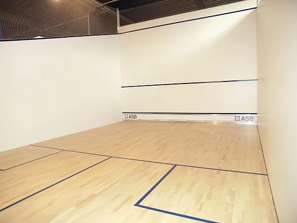 Zdjęcie Gdzie zagrać w squash w Pruszkowie? Najlepsze korty i kluby