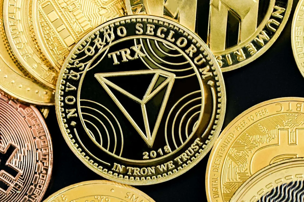 Zdjęcie TRON coin: jak inwestować w TRX i unikać strat na rynku