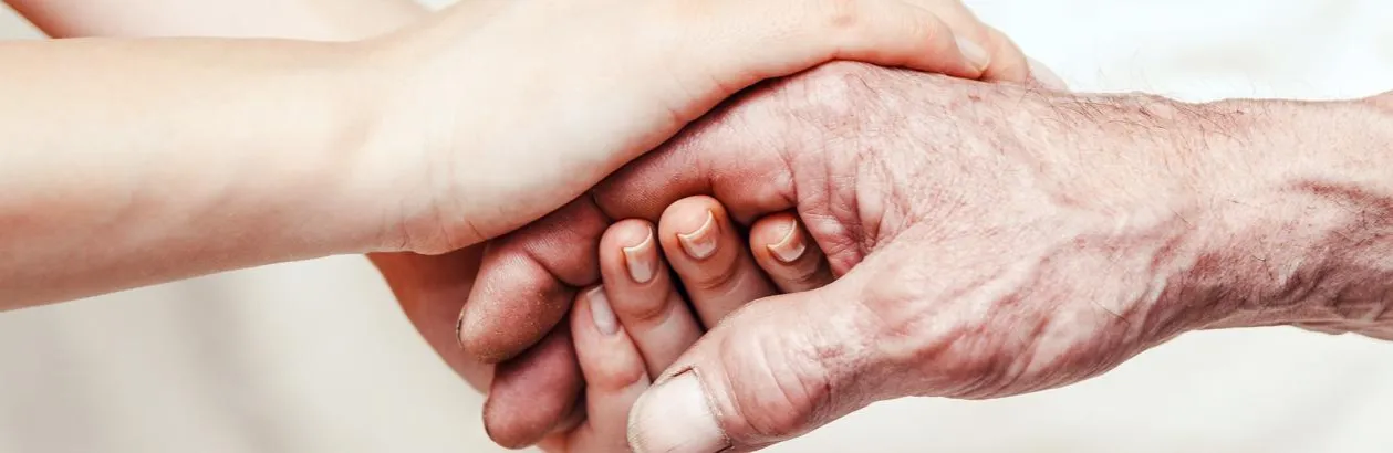 Zdjęcie Czy warto pomagać innym? Argumenty i kontrowersje w rozprawce