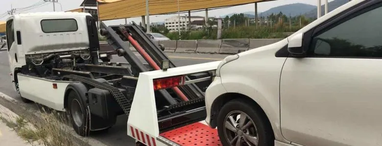 Zdjęcie Jak prawidłowo holować auto, aby uniknąć niebezpieczeństwa i kosztów