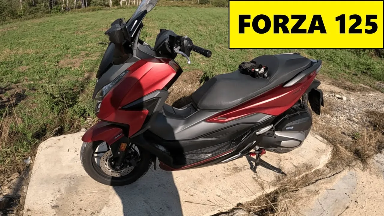 Zdjęcie Honda Forza 125 czy Yamaha X-Max 125 - który skuter wybrać?