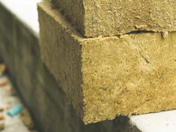 Zdjęcie Wełna czy styropian na elewacje: który materiał lepszy dla Twojego domu?