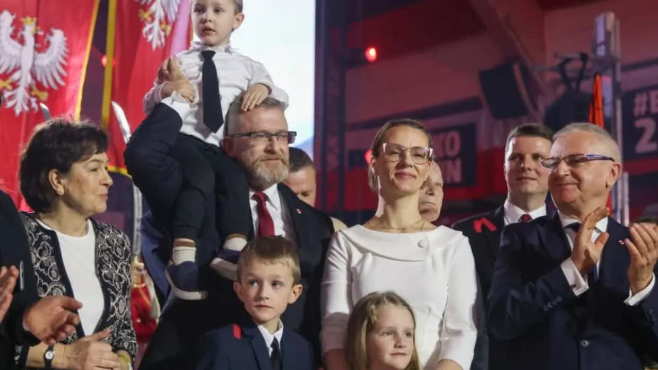 Zdjęcie Ile dzieci ma Grzegorz Braun? Odkryj mało znane fakty o jego rodzinie