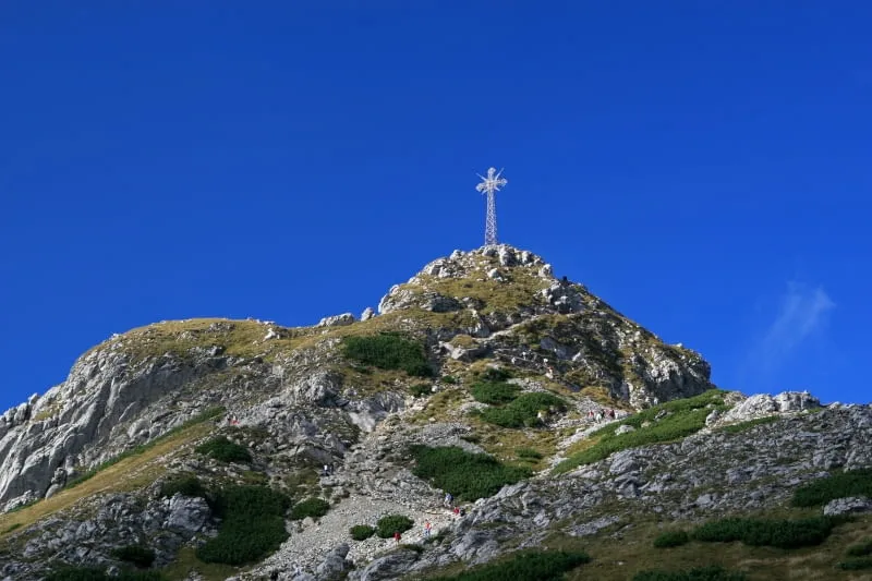 Zdjęcie Kiedy postawiono krzyż na Giewoncie? Historia, która zaskakuje