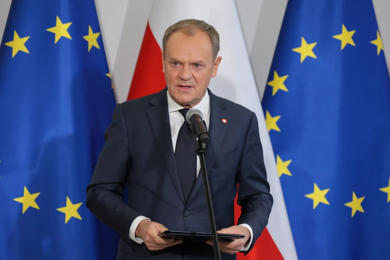 Zdjęcie Ile zarabia premier Polski Tusk? Zaskakujące szczegóły wynagrodzenia