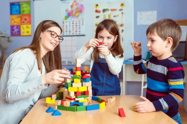 Zdjęcie Czy nauczyciel przedszkola może wziąć urlop w trakcie roku szkolnego?