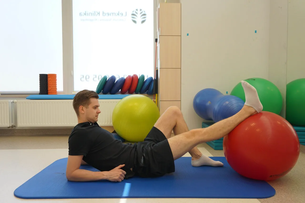 Zdjęcie Jakie ćwiczenia po złamaniu kłykcia pomogą w szybszej rehabilitacji?
