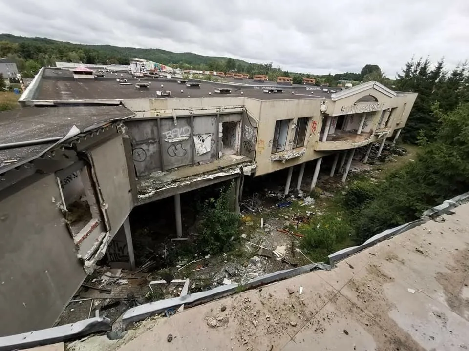 Zdjęcie Dlaczego upadł hotel Murat w Redzie? Kluczowe przyczyny i skutki