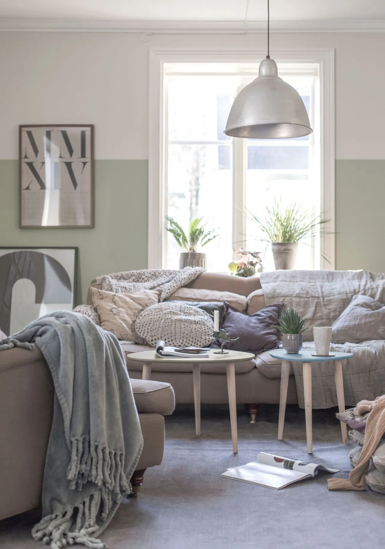 Zdjęcie Na jaki kolor pomalować salon, aby stworzyć przytulną atmosferę?