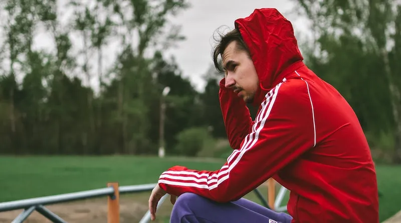 Zdjęcie Jak dobrać rozmiar bluzy, aby uniknąć nietrafionych zakupów?
