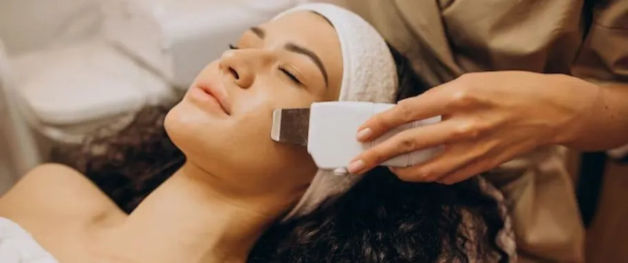 Zdjęcie Jakie kosmetyki do peelingu kawitacyjnego pomogą w łagodzeniu podrażnień?