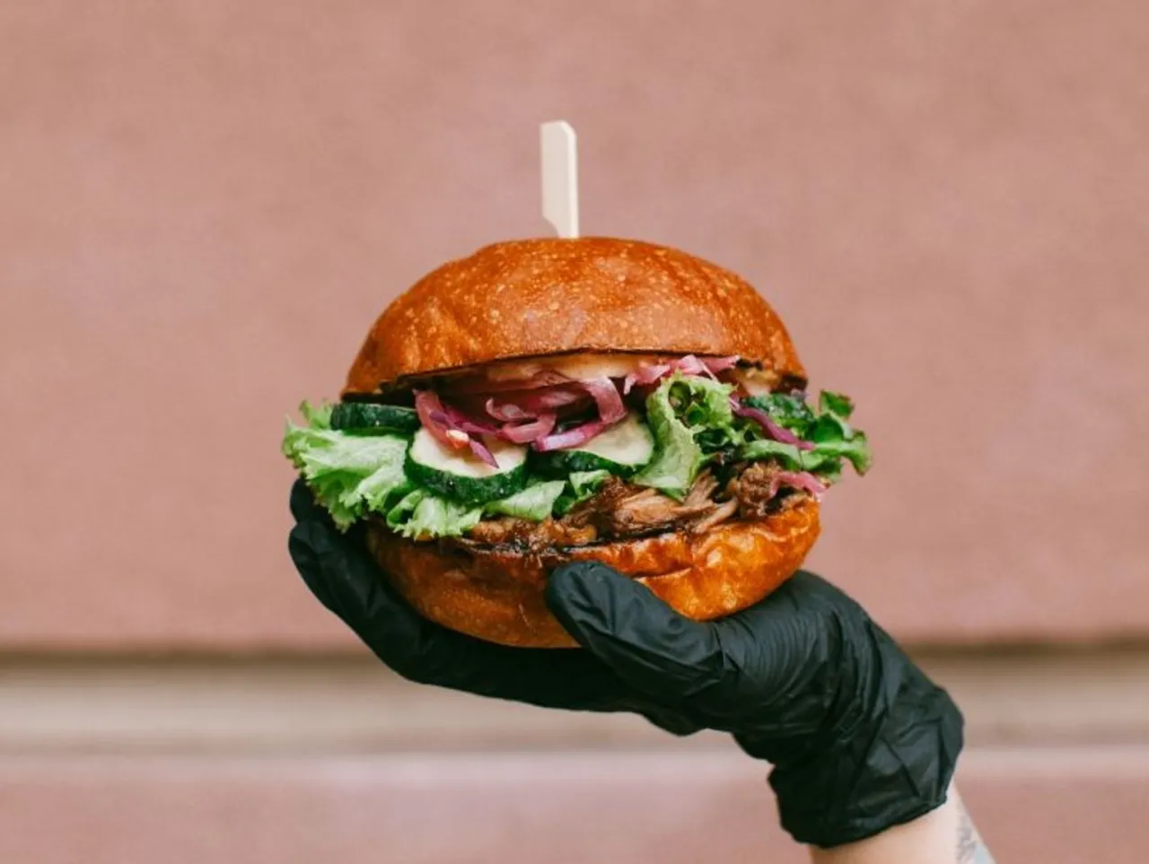 Zdjęcie Jakie mięso na burgery wołowe zapewni smak i soczystość?